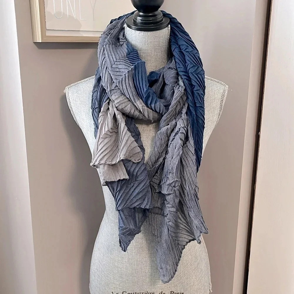 NICOLE MARCIANO Long Blue & Grey Lightweight Crinkle Scarf